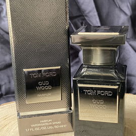Oud Wood Parfum - Tom Ford