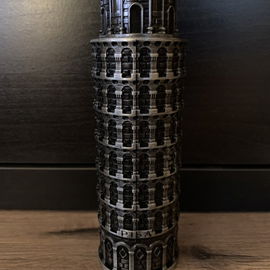 Pisa - Lattafa Pride
