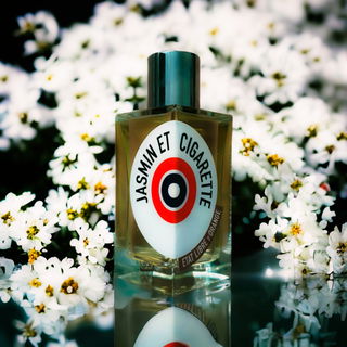 Jasmin Et Cigarette from the talented nose of Antoine Maisondieu. One of ELDO's best and most underrated perfumes, and one of my wife's faves (I lost count how many bottles she went through), of course she's completely ruined it for me as I instantly associate the perfume's smell with her (and by that I mean I can't wear it myself 😁). Completely unisex. A brilliant combination of crisp, clean, non indolic floral jasmine and tobacco, where the tobacco smells more like a light wind of cold cigarette smoke and ash, caught from a distance. Superb.