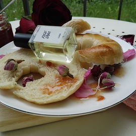 Rose Jam (Perfume) - Lush / Cosmetics To Go