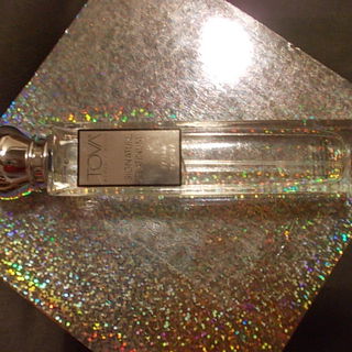 Signature Platinum von Tova Borgnine Beverly Hills