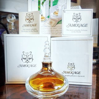 Gold Woman (Extrait de Parfum) by Amouage