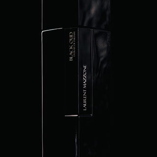For this Fragrance Friday, considering how it's also a holiday today, I have taken the opportunity to show you something truly exceptional. It's my flagship fragrance and ultimate favourite. The Black Oud by Laurent Mazzone. This peerless scent is reserved solely for the most special people and important events in my life. With the photo, I aimed to visualise its mystique and sophistication. It turned out just how wanted. Hope.you like it too. Ig:kolinmarchand