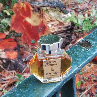 Crêpe de Chine (Parfum) - F. Millot