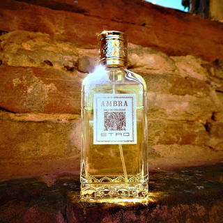 Bauruinen sind prima Orte um einen spannenden Hintergrund zu finden. Danke für Eure Kommentare.