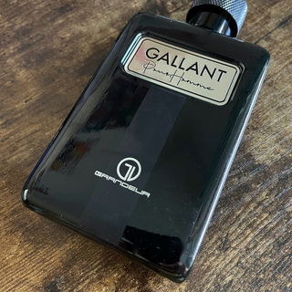 Gallant von Grandeur