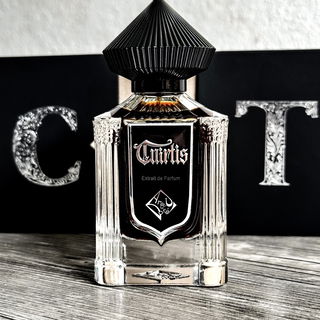 Cuirtis by Areej Le Doré