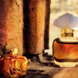 Cinnabar (1978) (Perfume) - Estēe Lauder