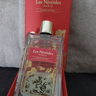 Fleurs de Peau von Les Néréides
