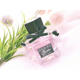 Flora Gorgeous Gardenia / Flora by Gucci Gorgeous Gardenia (Eau de Toilette) by Gucci