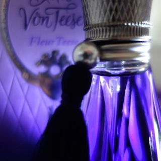 FleurTeese - Dita von Teese