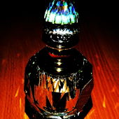 Ich könnte leider die Schönheit des Flakons nicht im Bild einfangen! (by Fedaie)