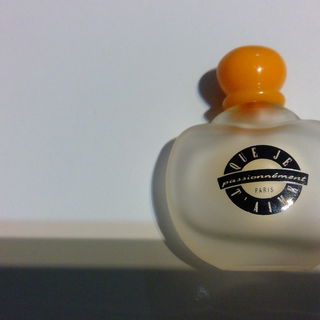 Que Je T'aime Passionnément by Johnny Hallyday