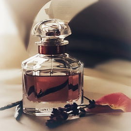 Mon Guerlain (Eau de Parfum Intense) - Guerlain