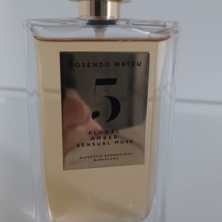 5 - Floral, Amber, Sensual Musk (Eau de Parfum) von Rosendo Mateu - Olfactive Expressions