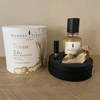 Iris Altesse von Danner & Flemming