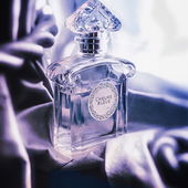 ... gleichermaßen kühl als auch warm umfängt uns die blaue Stunde .... (von IrisNobile)