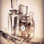 Links 200 ml leer, rechts 100 ml. Dankeee fürs Lob :) (von Rivegauche)