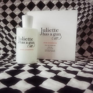 Miss Charming von Juliette Has A Gun