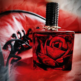 Fantasie ist wie Musik.Dankeschön allen,freu mich sehr#Tiefe Brunnen muss man graben.Wenn man klares Wasser will.Rosenrot oh Rosenrot  # Tiefe Wasser sind nicht still.Wie 