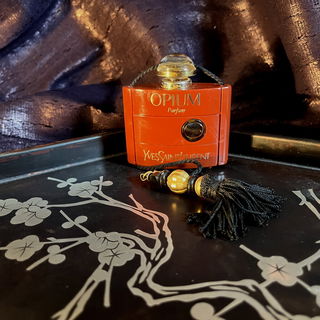 Opium (1977) (Parfum) von Yves Saint Laurent
