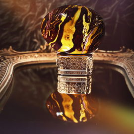 I dont know if i love the fragrance more or the bottle!
