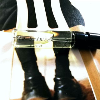 No 4 - In Between (Extrait de Parfum) - Lengling