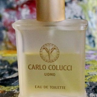 Uomo von Carlo Colucci