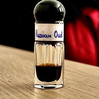 Russian Oud Attar von Areej Le Doré