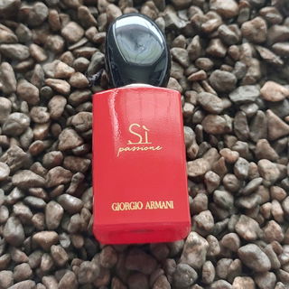 Sì Passione (Eau de Parfum) by Giorgio Armani